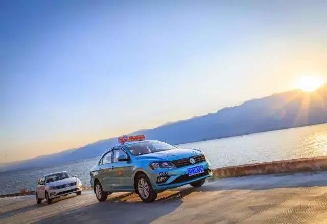 新野县领导调研教育工作并看望慰问教育工作者:十大外围足球大平台(图2) 十大外围足球平台app手机版