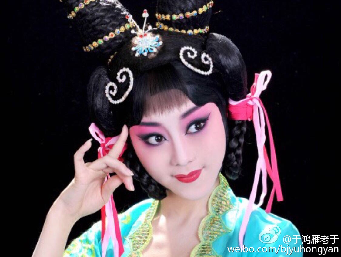 家里的白墙这样改造,抬头就能看见彼此,温暖的家就该长这样:十大外围足球大平台(图2) 十大外围足球大平台