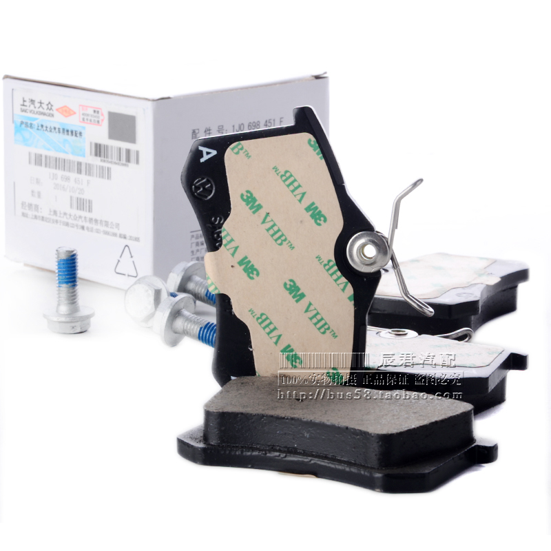 鹤壁淇滨中学学生拾金不昧失主冒雨送来锦旗【十大外围足球大平台】(图1) 十大外围足球平台app